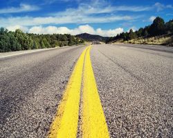 Pobiegły konie po betonie, czyli bardzo poważnie o zam&oacute;wieniach publicznych na roboty budowlane