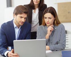 ABC PRAWA ZAM&Oacute;WIEŃ PUBLICZNYCH. e-Info-Booki. Og&oacute;lnodostępny system informacji o stosowaniu prawa zam&oacute;wień publicznych.