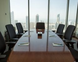 Żądanie pr&oacute;bki w dostawach mebli